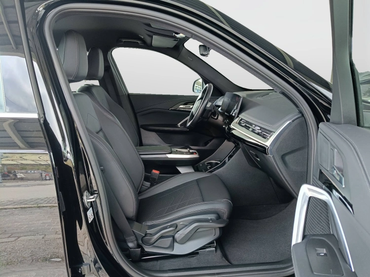 11 - BMW iX1 iX1 edrive 20 X-Line