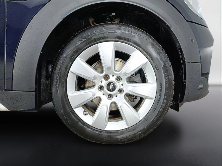 15 - MINI Countryman Mini Countryman 1.5 One D Essential auto