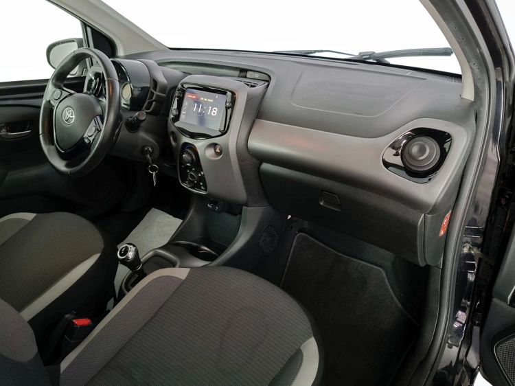 11 - Toyota AYGO TOYOTA Aygo Connect 1.0 VVT-i 72 CV 5 porte x-play MMT