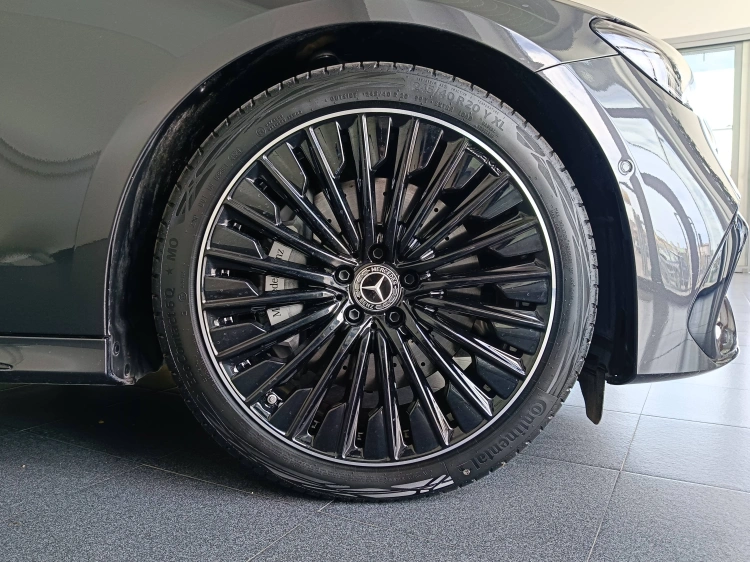 12 - Mercedes-Benz Classe E 220 d 4MATIC Station Wagon