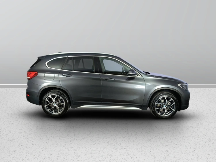 6 - BMW X1 X1 sdrive18d xLine auto