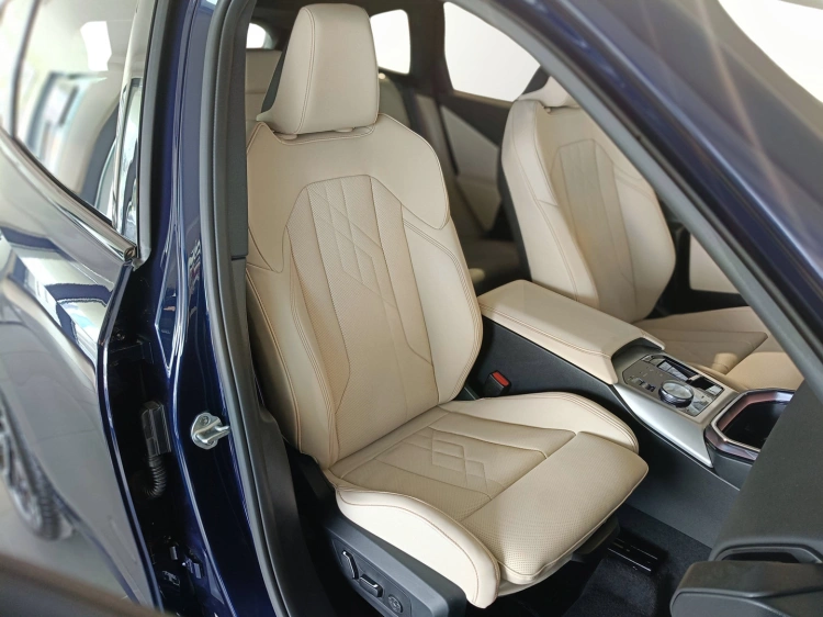 12 - BMW X3 BMW X3 xDrive20d