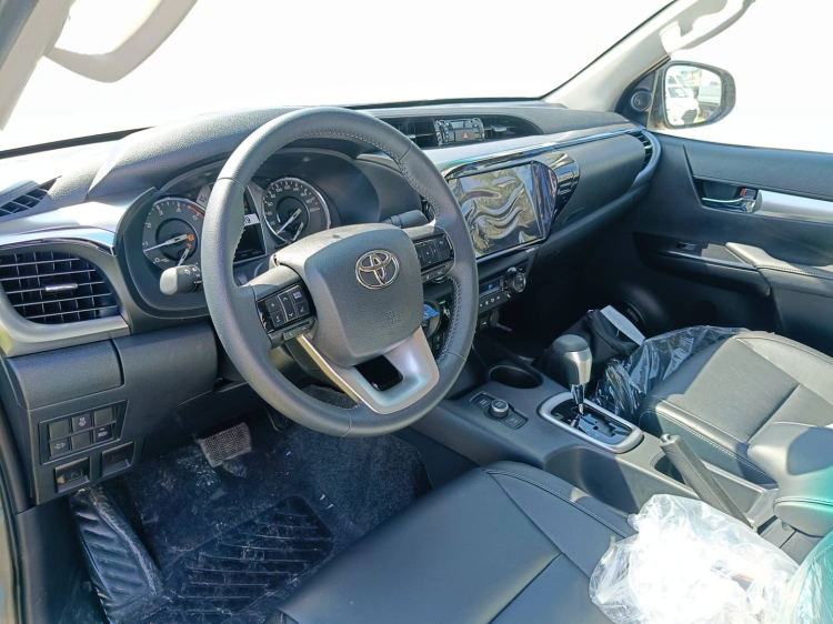 8 - Toyota Professional HI LUX 4X2 - 4X4 HILUX 2.8D A 48VDC4WD EXE MY25