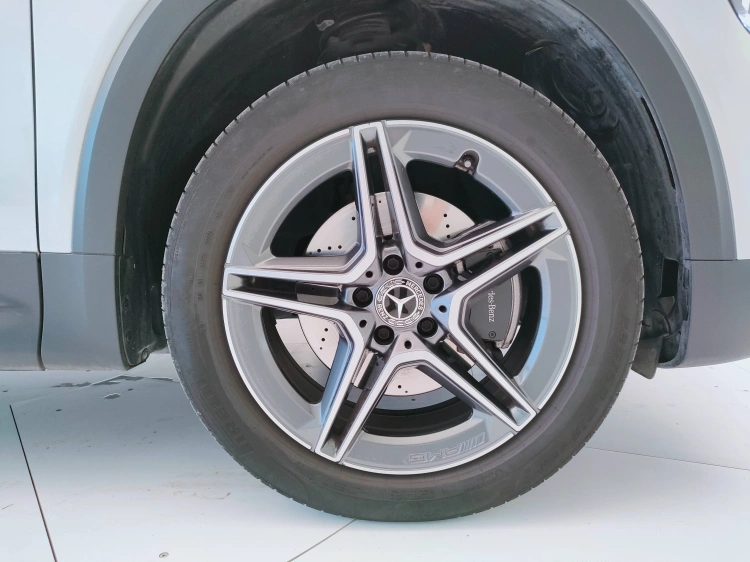 8 - Mercedes-Benz GLB 200 d Premium Easy Tech auto