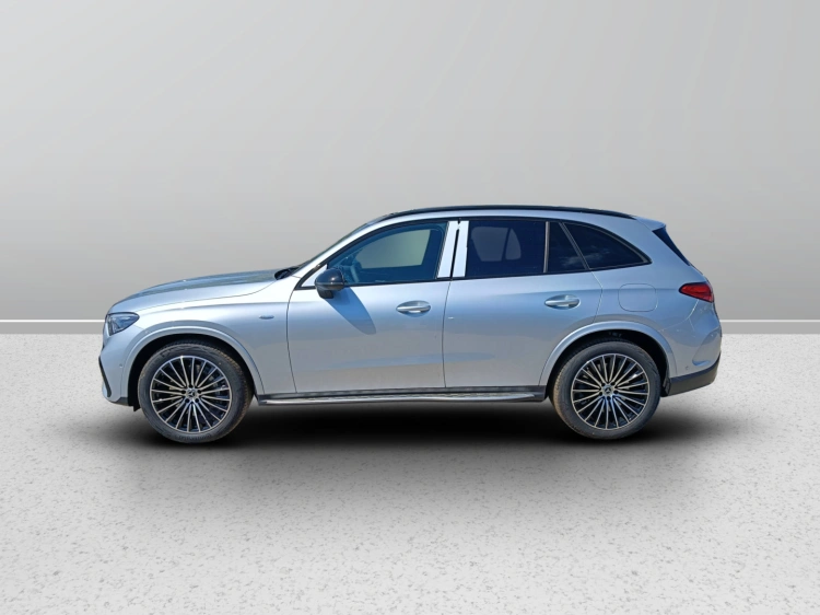 3 - Mercedes-Benz GLC 300 de 4MATIC