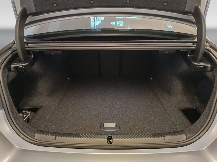 13 - BMW i5 BMW i5 xDrive40 Berlina