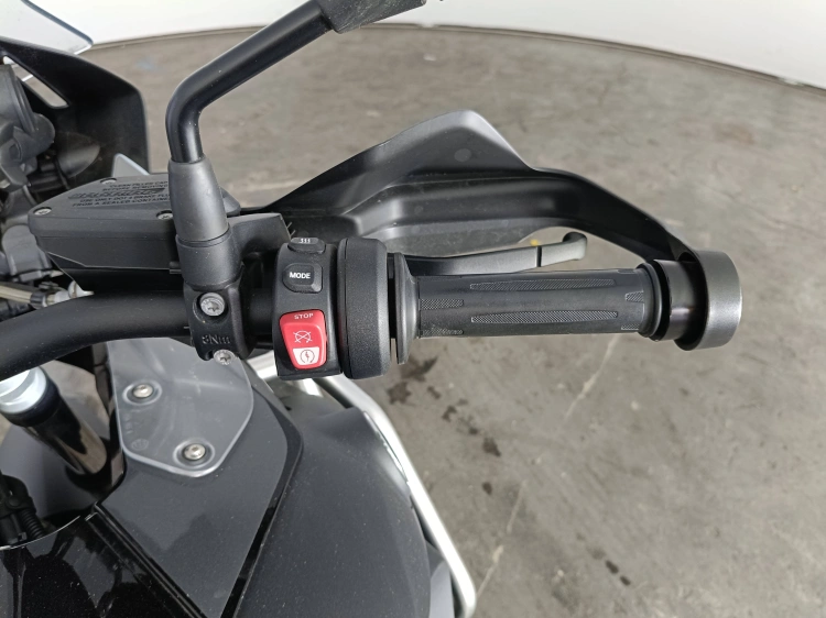 8 - BMW Motorrad GS r1250gs adventure triple black