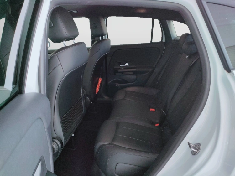 14 - Mercedes-Benz GLA 220 d Sport 4matic auto