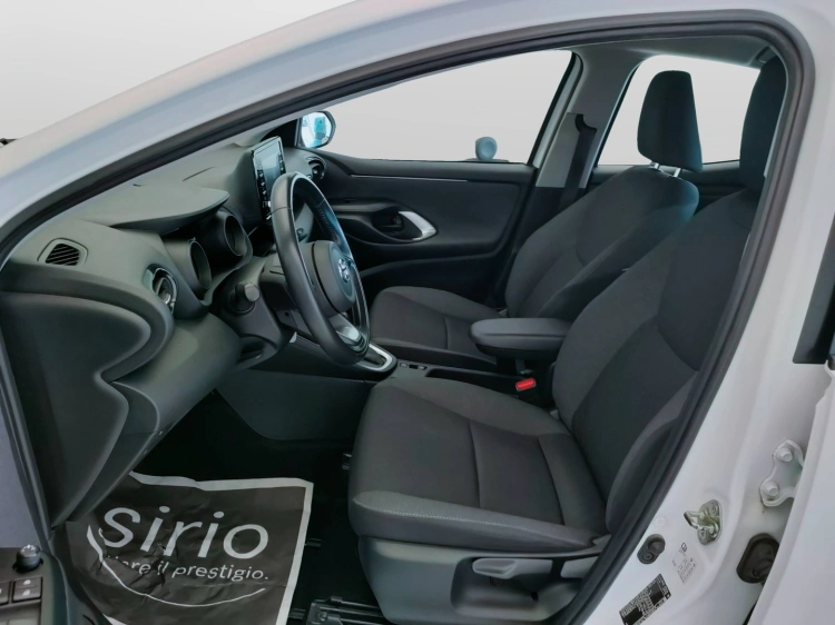 15 - Toyota Yaris Yaris 1.5h Trend