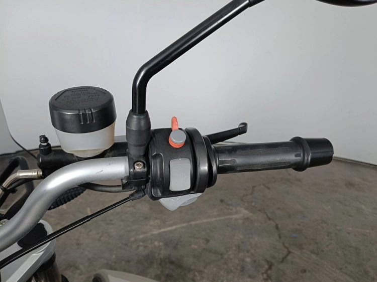 8 - BMW Motorrad R R 1200 R Abs