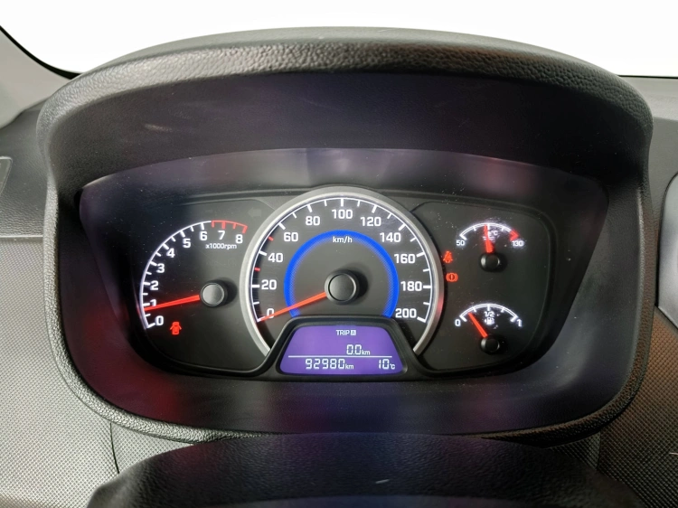 12 - Hyundai i10 i10 1.0 Prime