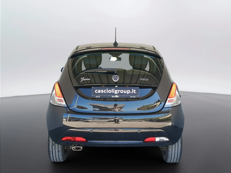 5 - Lancia Ypsilon Ypsilon 1.0 firefly hybrid Alberta Ferretti s&s 70cv