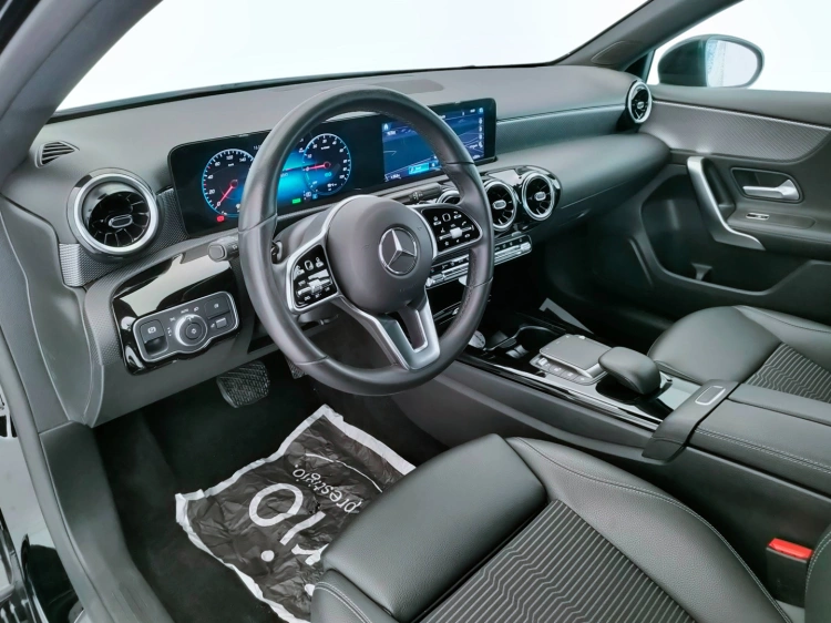 13 - Mercedes-Benz Classe A 250 e phev (eq-power) Sport auto