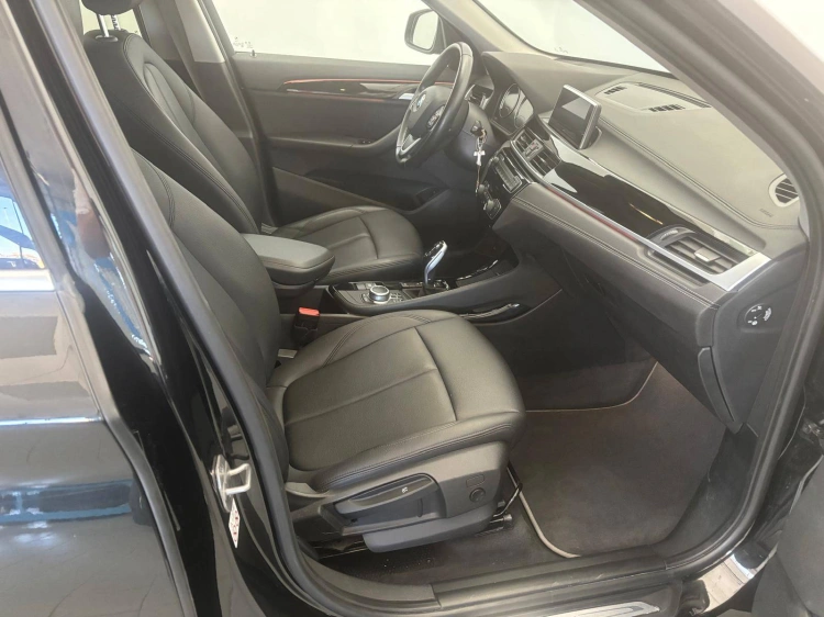 10 - BMW X1 X1 xdrive18d xLine Plus auto