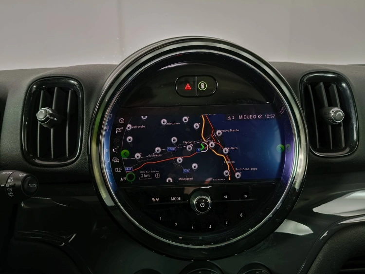 13 - MINI Countryman Mini Countryman 1.5 One D Essential auto