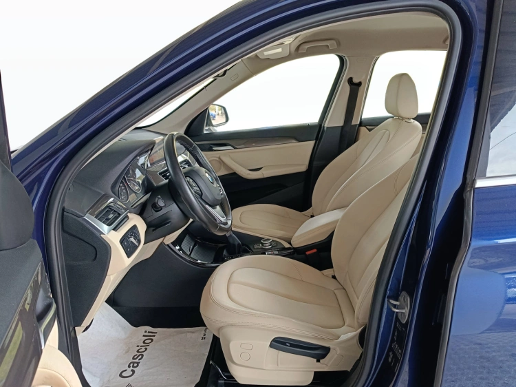 8 - BMW X1 X1 sdrive18d xLine auto