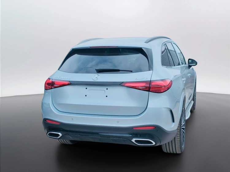 6 - Mercedes-Benz GLC 300 de 4MATIC