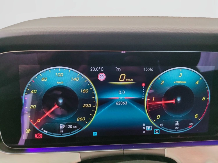 19 - Mercedes-Benz Classe E Coupe 220 d Premium Plus auto