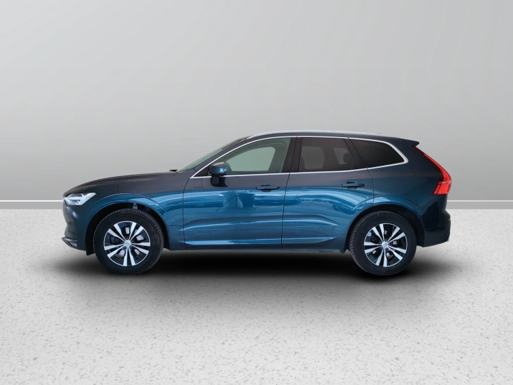 3 - Volvo XC60 XC60 2.0 b4 Momentum Pro awd auto