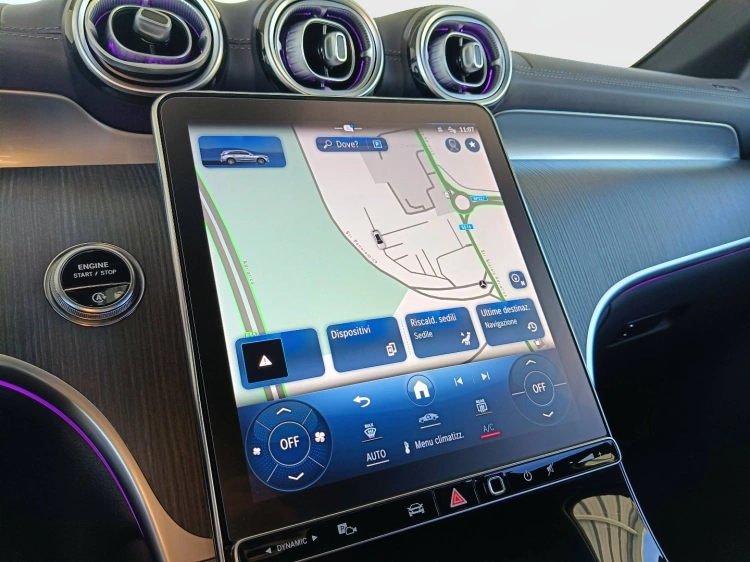 13 - Mercedes-Benz GLC 220 d AMG Premium 4matic auto