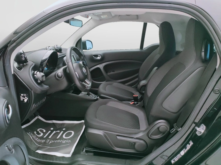 15 - smart fortwo Fortwo eq Passion 4,6kW