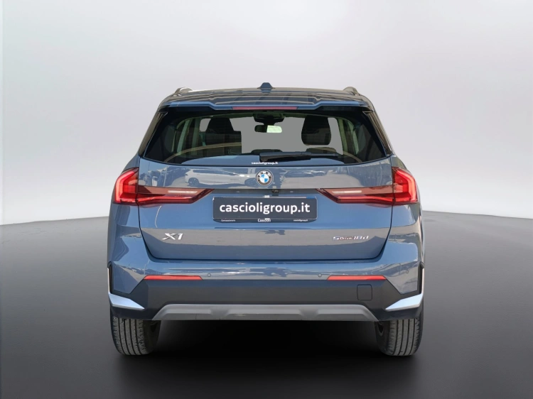 4 - BMW X1 X1 sdrive18d auto