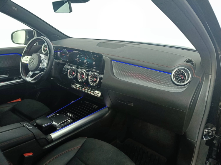 11 - Mercedes-Benz EQA 250 Premium