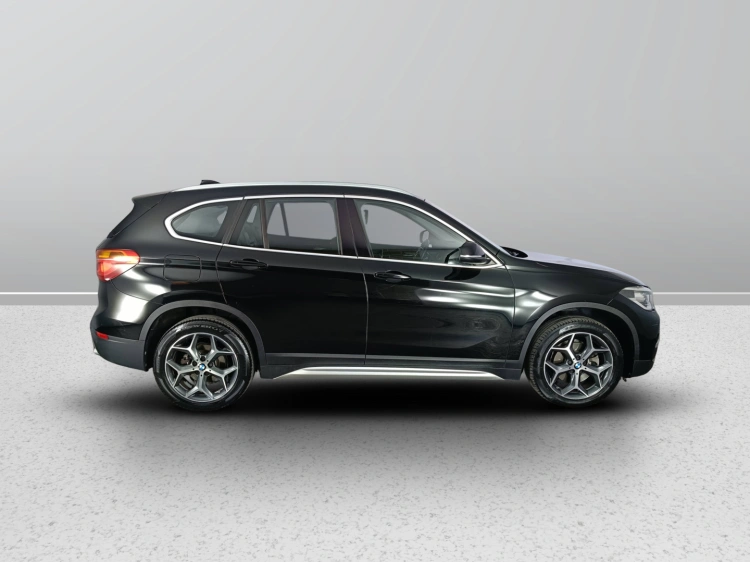 6 - BMW X1 X1 sdrive18d xLine auto my18