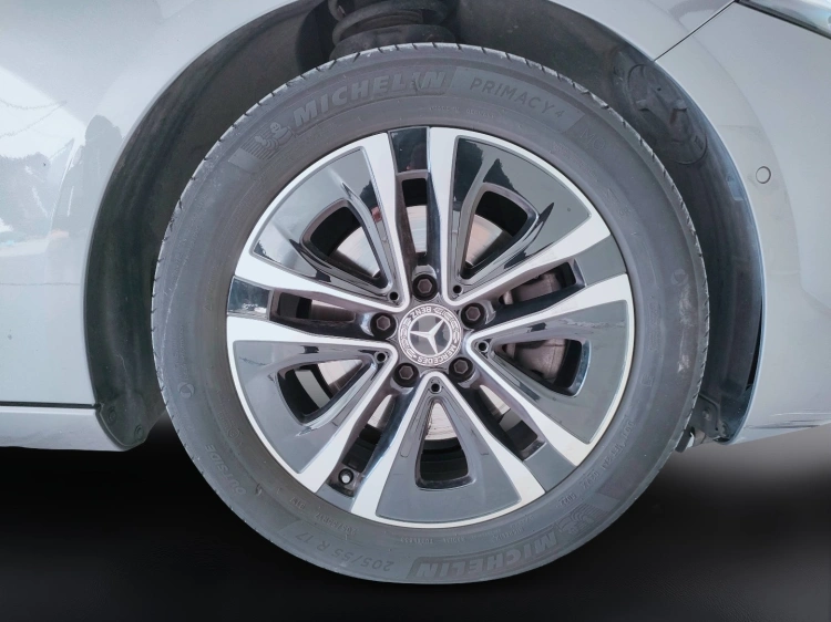 8 - Mercedes-Benz Classe A 180 d Progressive Advanced auto