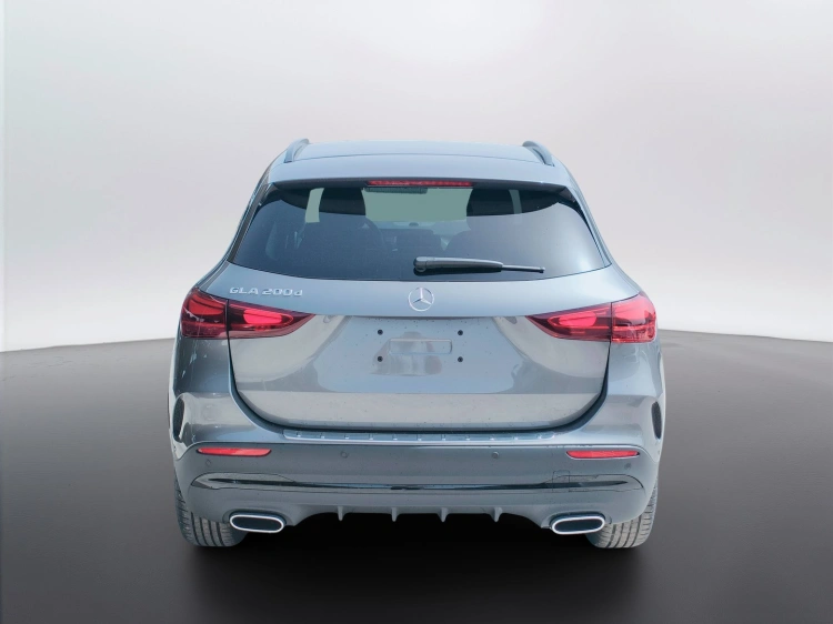 4 - Mercedes-Benz GLA 200 d automatic
