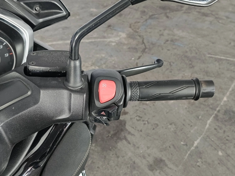 8 - Yamaha X X-Max 400 Iron Abs my19