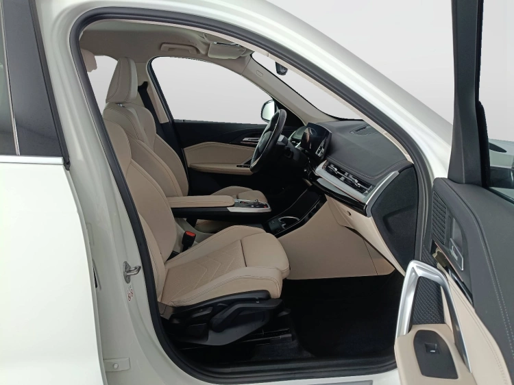 11 - BMW X1 X1 sdrive18d X-Line auto