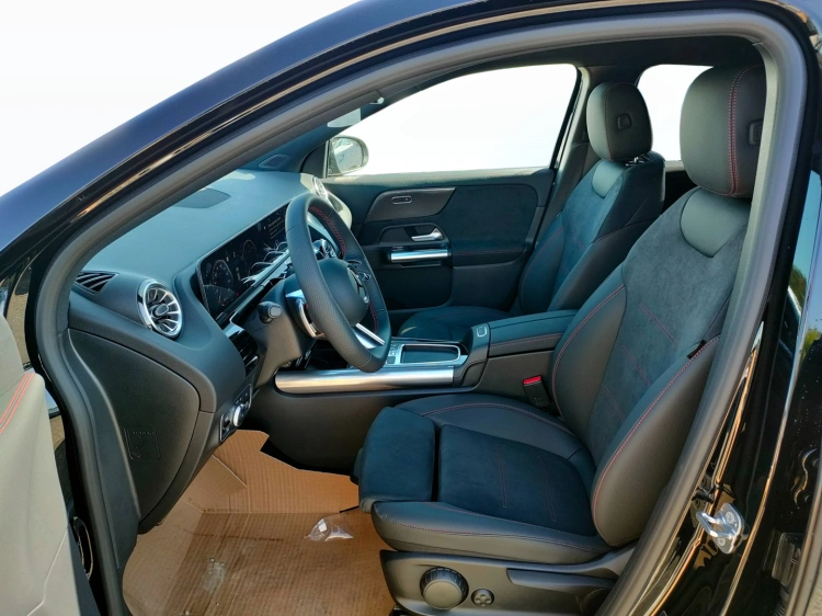 10 - Mercedes-Benz GLA 200 d automatic