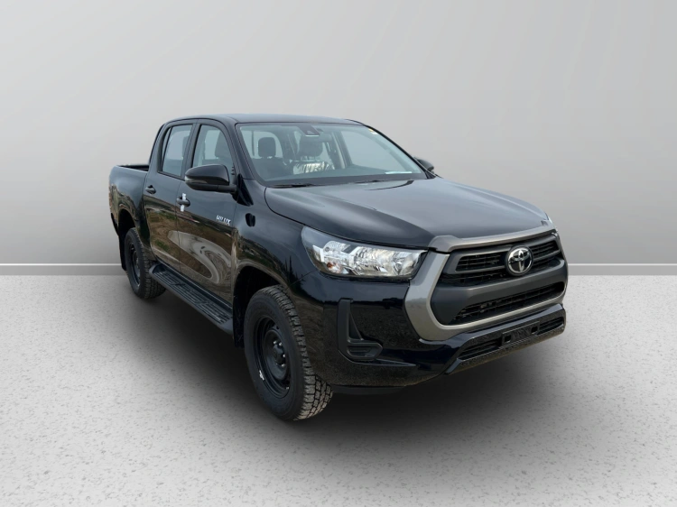 3 - Toyota Professional HI LUX 4X2 - 4X4 HILUX 2.4D A DC 4WD CMF MY24