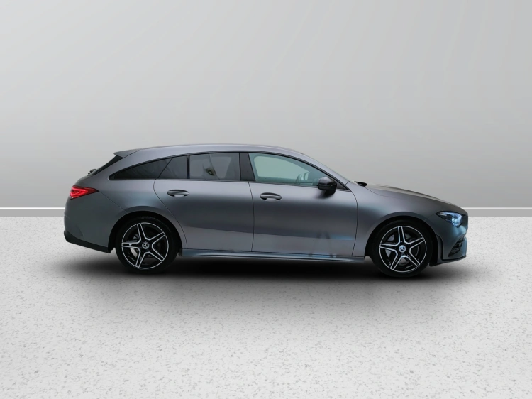 7 - Mercedes-Benz CLA Shooting Brake 200 d Premium 4matic auto