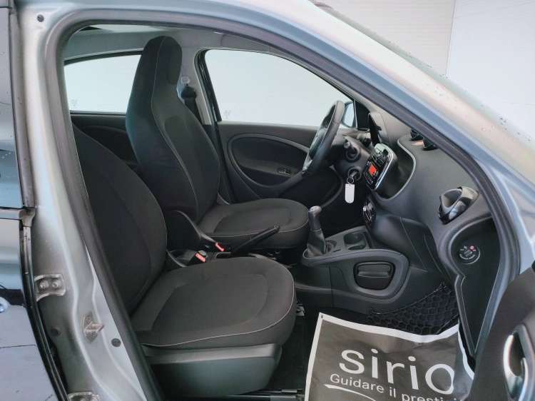 9 - smart forfour Forfour 1.0 Passion 71cv