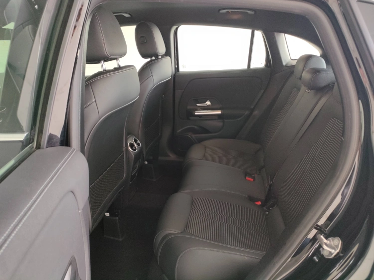 10 - Mercedes-Benz GLA 180 d Sport auto