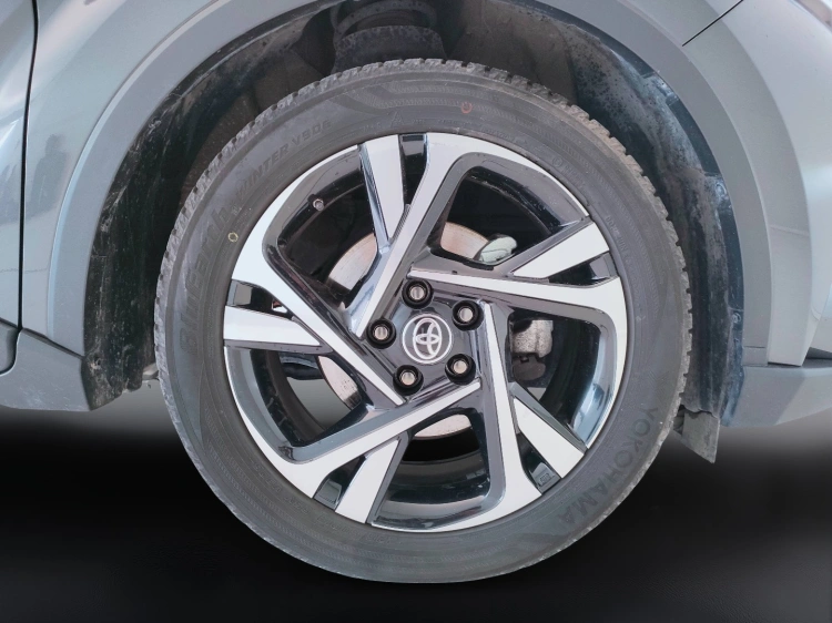 10 - Toyota C-HR C-HR 2.0h Trend e-cvt