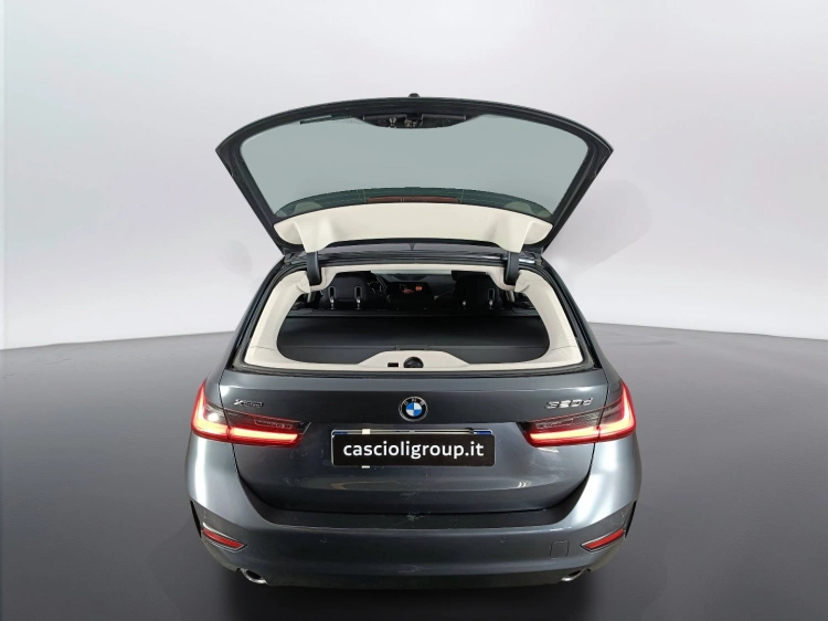 16 - BMW Serie 3 320d Touring mhev 48V xdrive auto