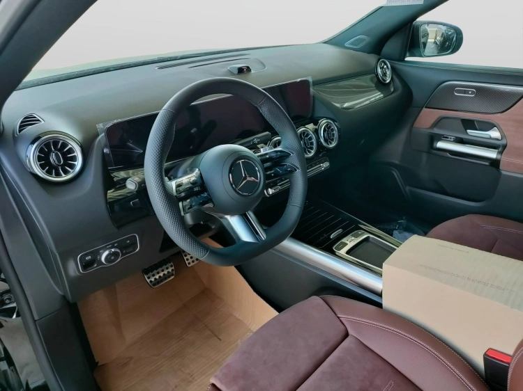 8 - Mercedes-Benz GLA 200 d automatic