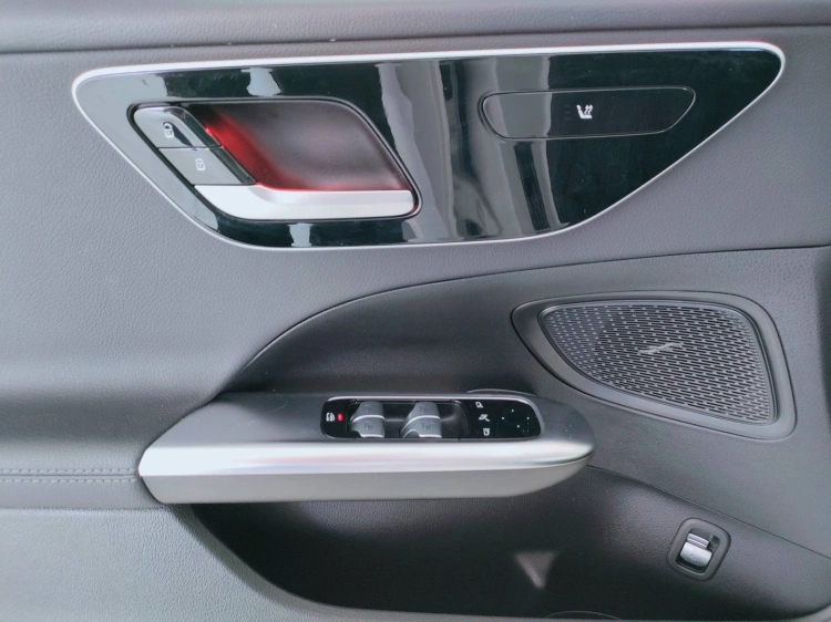 12 - Mercedes-Benz Classe C 200 d mhev Advanced auto