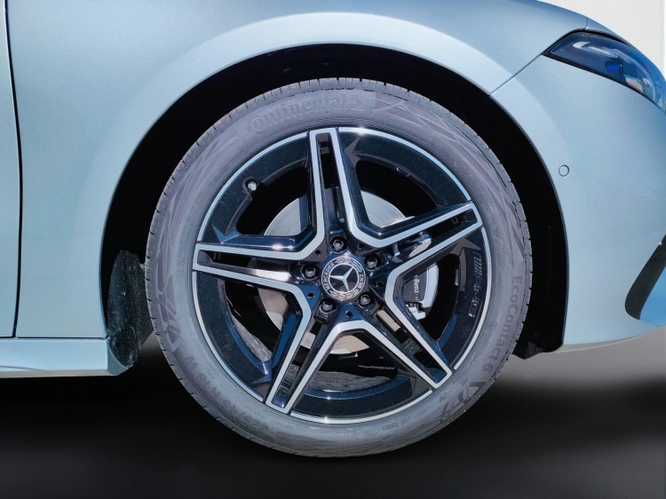 7 - Mercedes-Benz Classe A 180 d Automatic