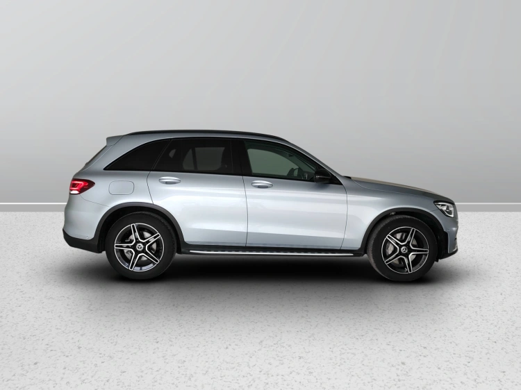 7 - Mercedes-Benz GLC 220 d Premium 4matic auto