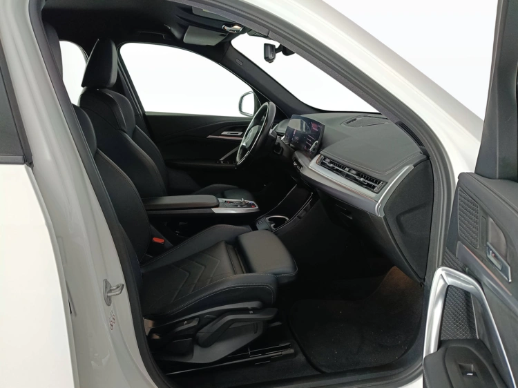 11 - BMW iX1 iX1 xdrive 30