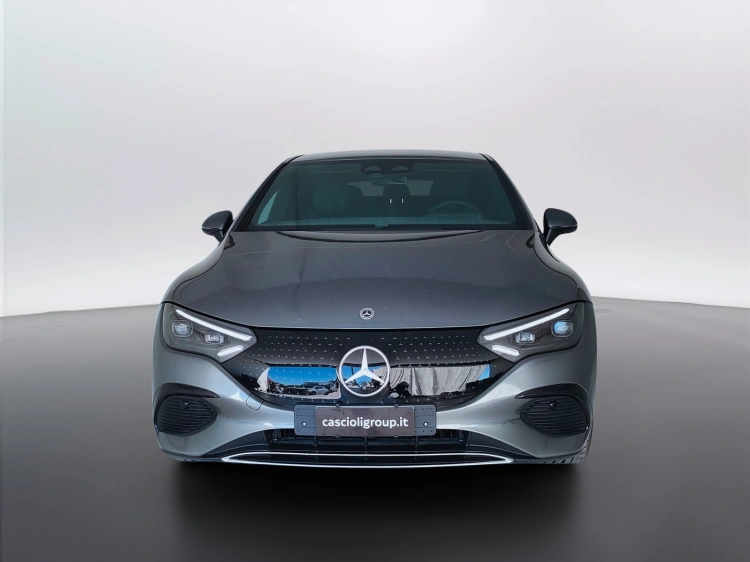 2 - Mercedes-Benz EQE 350 Premium 4matic