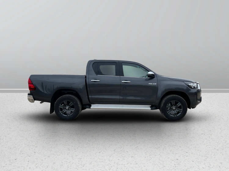 4 - Toyota Professional HI LUX 4X2 - 4X4 HILUX 2.4D A DC 4WD LNG MY24