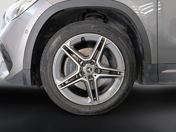 12 - Mercedes-Benz GLA 250 e phev (eq-power) Premium auto