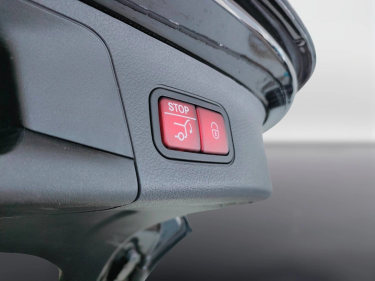 16 - Mercedes-Benz GLA 200 d AMG Line Premium auto