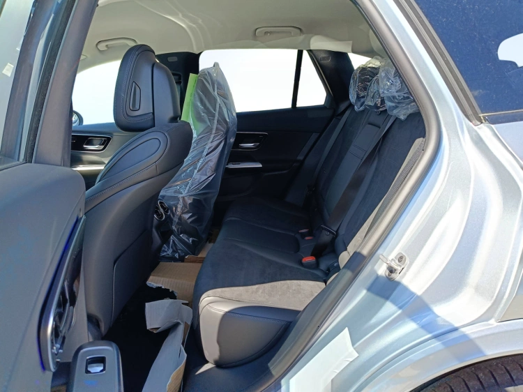 9 - Mercedes-Benz GLC 300 de 4MATIC