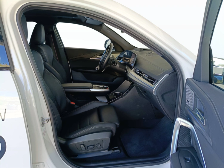 11 - BMW iX2 BMW iX2 xDrive30